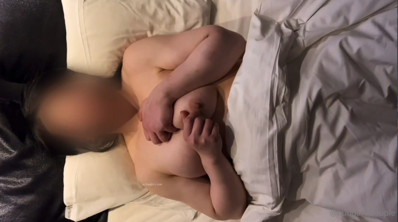 MOGI-078-C ひざっこぞう擦り剥け系女子 奈築りお（20）一カ月のオナ禁を経たボーイッシュま●こを寸止め