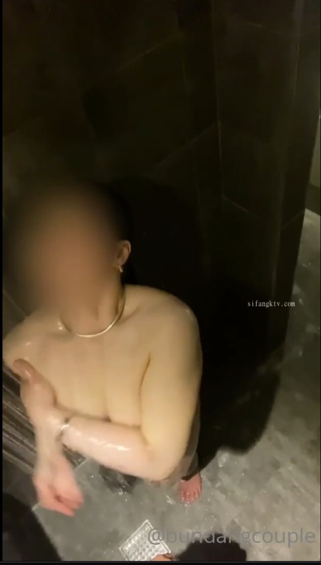 男女啪啪泡良经典！约少妇吃完饭带回酒店强推内射【完整版79分钟已上传下面】